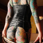 刺青入りの極道女房が卑猥なボディを見せてくれる画像まとめ[54枚]