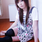 結構可愛い美少女がニーソで誘惑してくる画像をご覧ください[34枚]