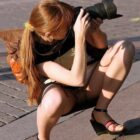 一眼カメラ女子が油断して下着がみえてる画像のエロさは最強[20枚]