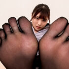 美女の美脚パンストしごき